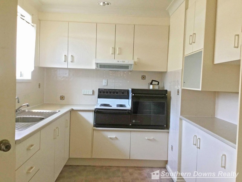16 Douglas Street, Warwick QLD 4370