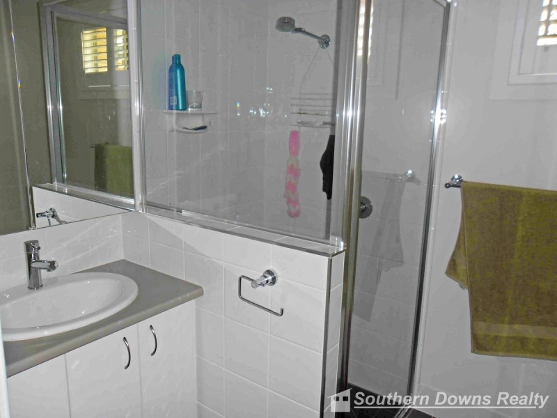 16 Douglas Street, Warwick QLD 4370