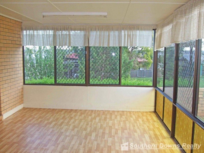16 Douglas Street, Warwick QLD 4370