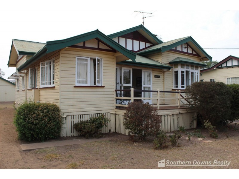 21 Gore Street, Warwick QLD 4370