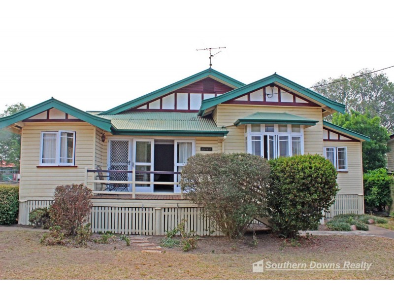 21 Gore Street, Warwick QLD 4370