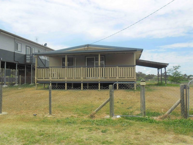 258 East Street, Warwick QLD 4370
