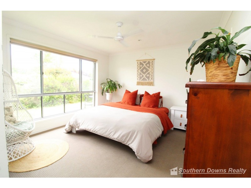 1 & 6/208 Wood Street, Warwick QLD 4370