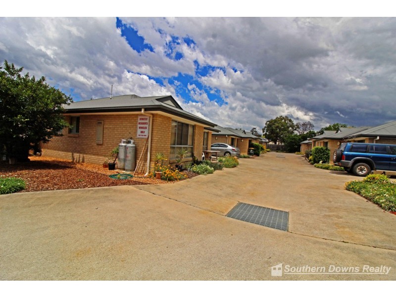 1 & 6/208 Wood Street, Warwick QLD 4370