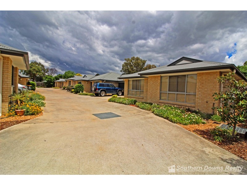 1 & 6/208 Wood Street, Warwick QLD 4370