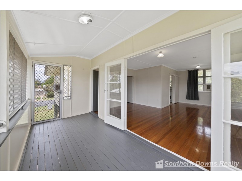 17 Clowes Crescent, Warwick QLD 4370