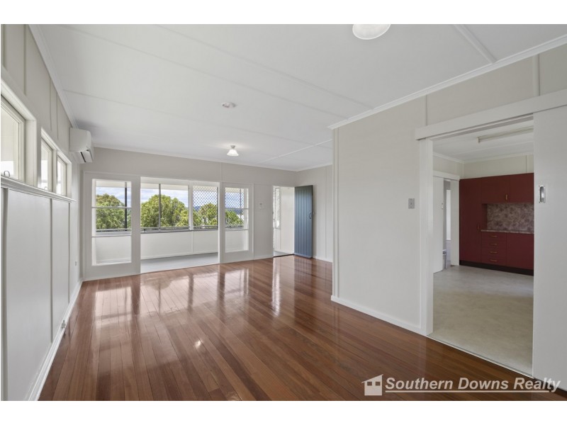 17 Clowes Crescent, Warwick QLD 4370