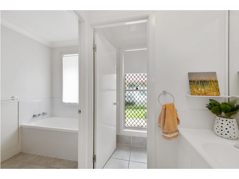 2 Peregrine Court, Warwick QLD 4370