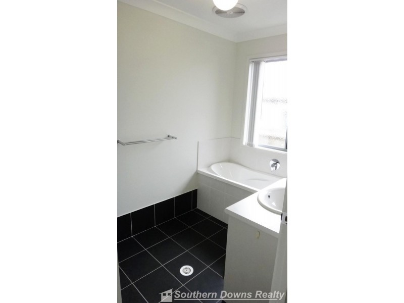 12 Rose Vale Court, Warwick QLD 4370