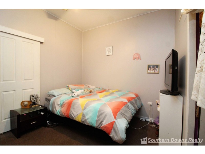 254 Wood Street, Warwick QLD 4370