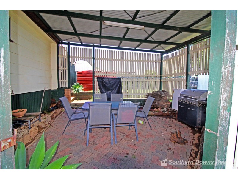 254 Wood Street, Warwick QLD 4370