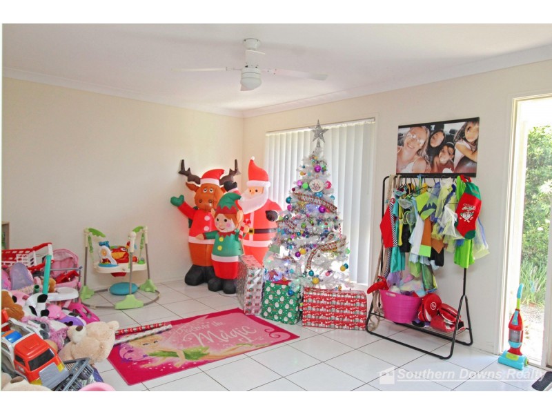 30 Capital Drive, Rosenthal Heights QLD 4370