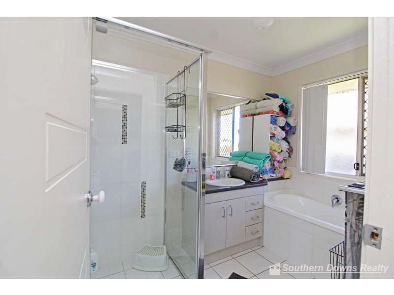 30 Capital Drive, Rosenthal Heights QLD 4370