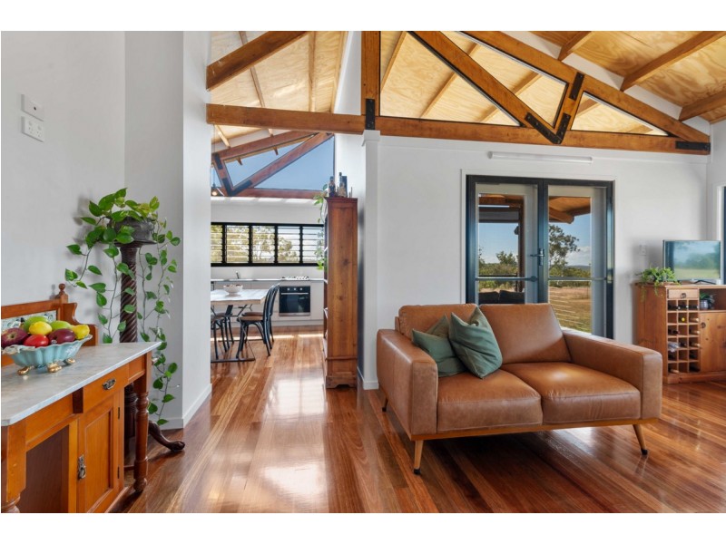 15602 Cunningham Highway, Cunningham QLD 4370