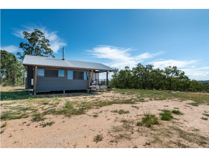 15602 Cunningham Highway, Cunningham QLD 4370