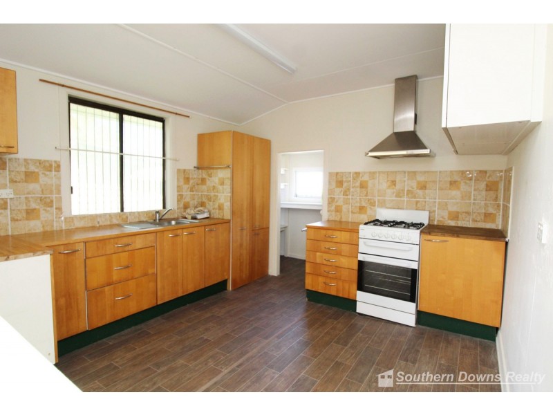 22 Wallace Street, Warwick QLD 4370