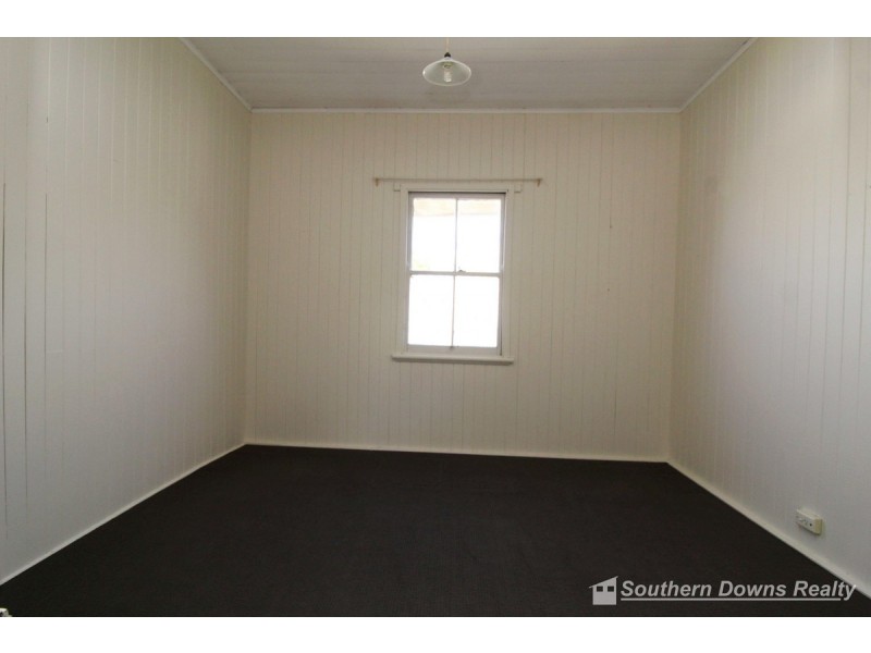 22 Wallace Street, Warwick QLD 4370