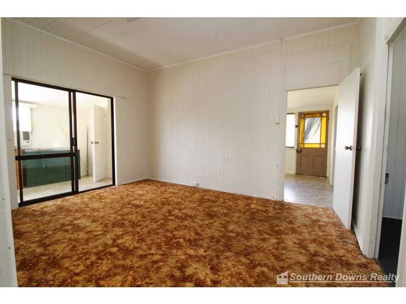 22 Wallace Street, Warwick QLD 4370