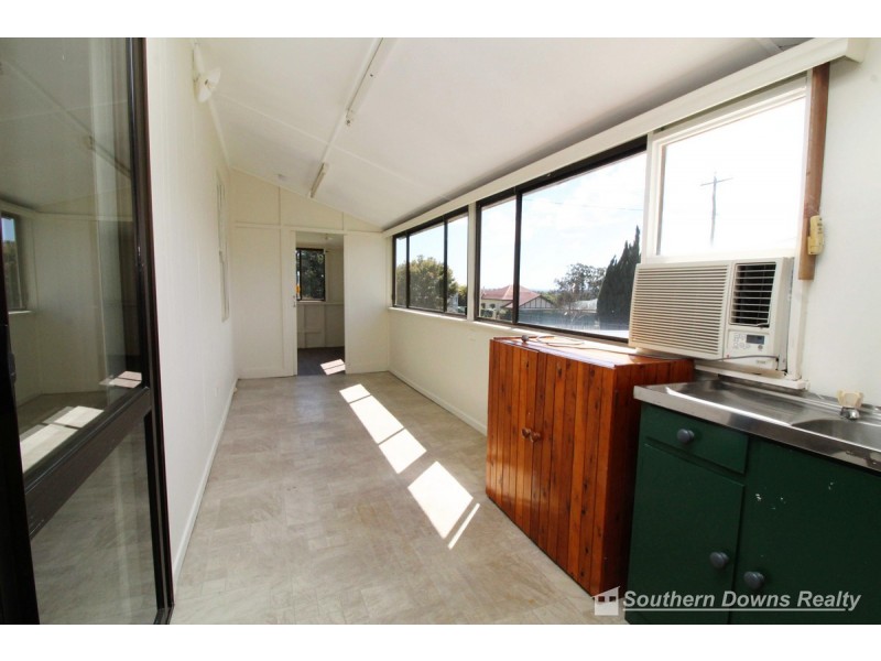 22 Wallace Street, Warwick QLD 4370