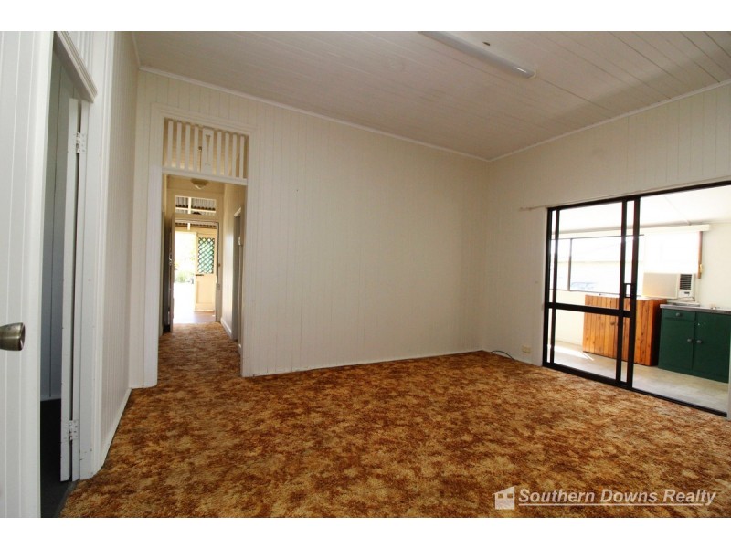 22 Wallace Street, Warwick QLD 4370