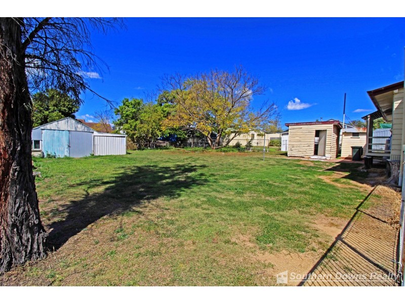 22 Wallace Street, Warwick QLD 4370