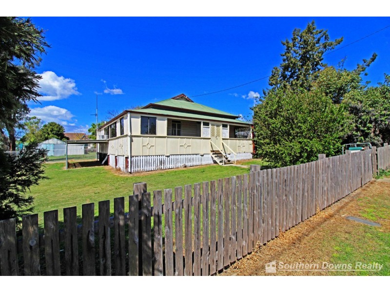22 Wallace Street, Warwick QLD 4370