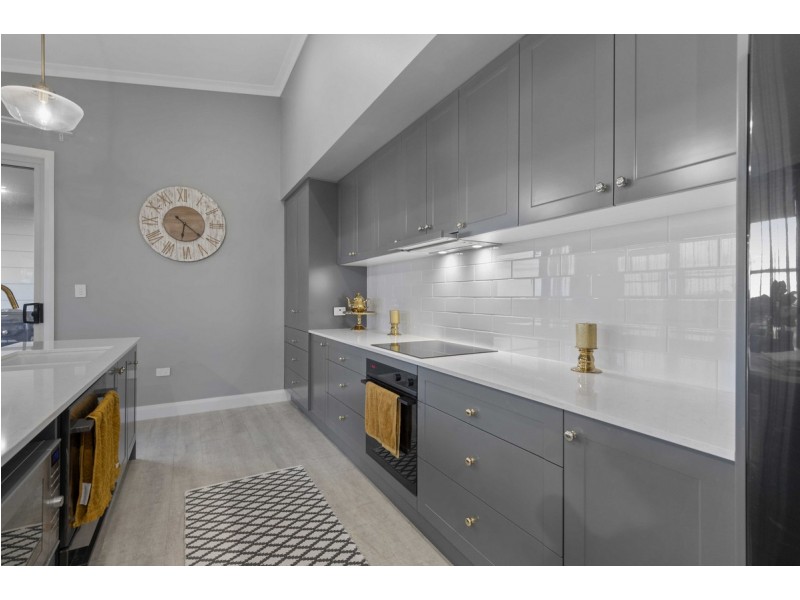 1 Derain Drive, Sladevale QLD 4370