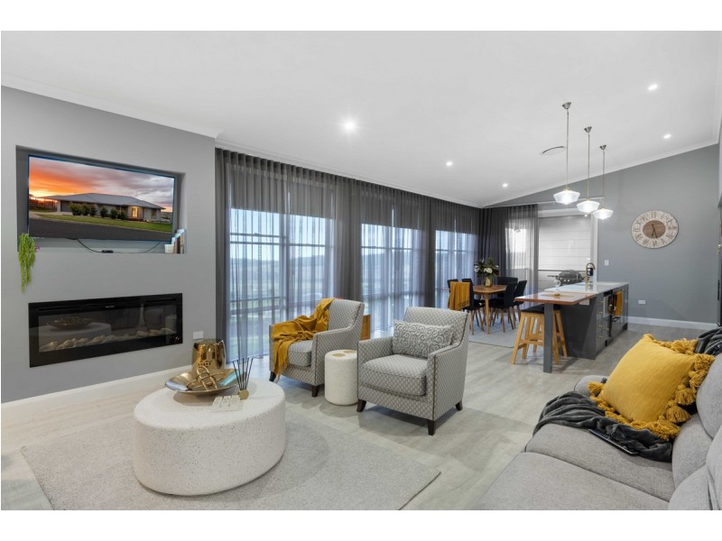 1 Derain Drive, Sladevale QLD 4370