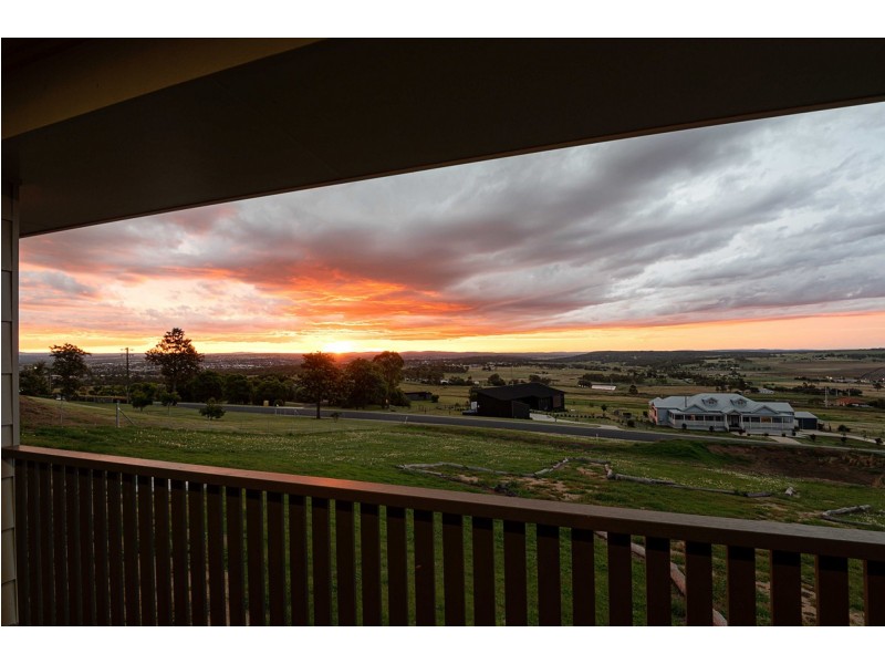 1 Derain Drive, Sladevale QLD 4370