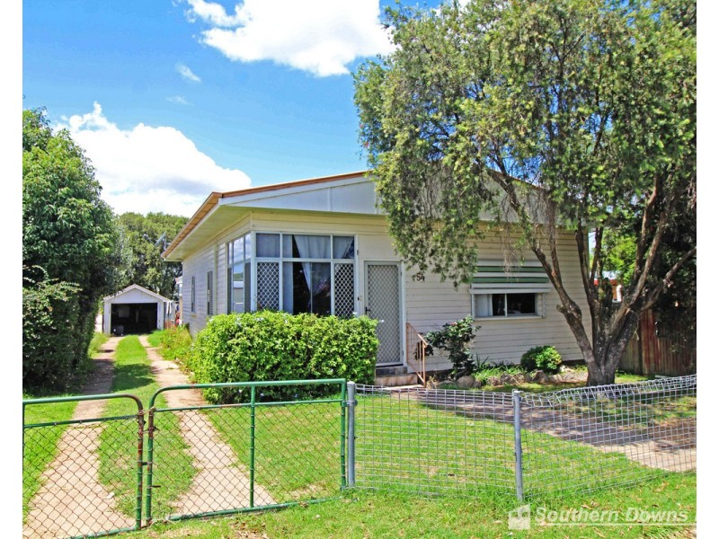 54 Stewart Avenue, Warwick QLD 4370