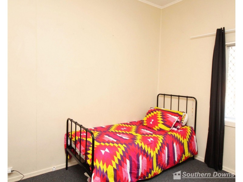 54 Stewart Avenue, Warwick QLD 4370