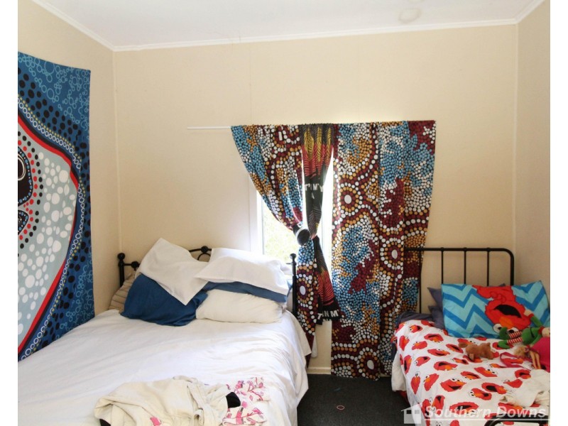 54 Stewart Avenue, Warwick QLD 4370