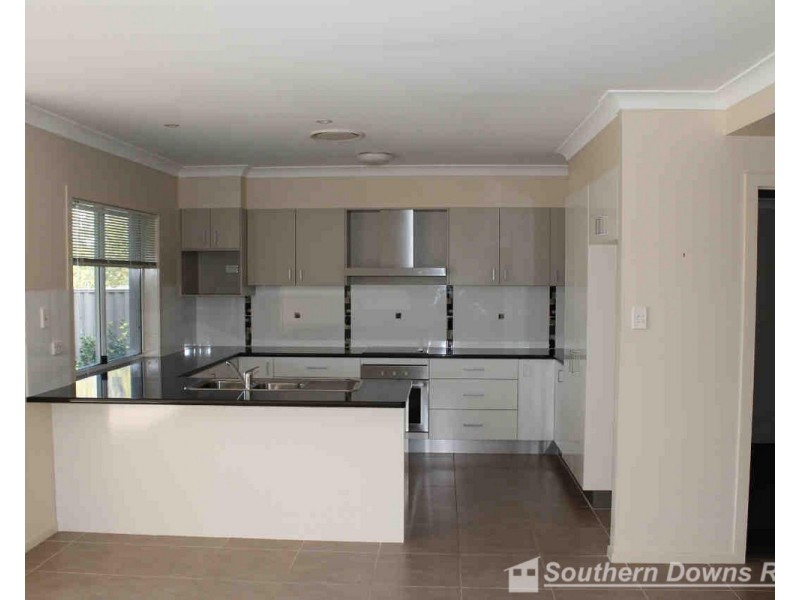 4/2 Redgwell Street, Warwick QLD 4370