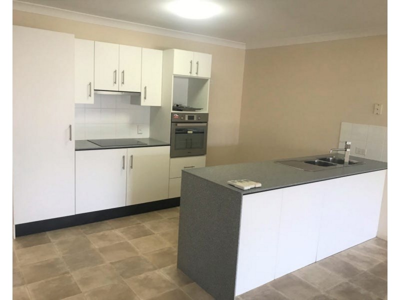 2/38 Law Road, Warwick QLD 4370