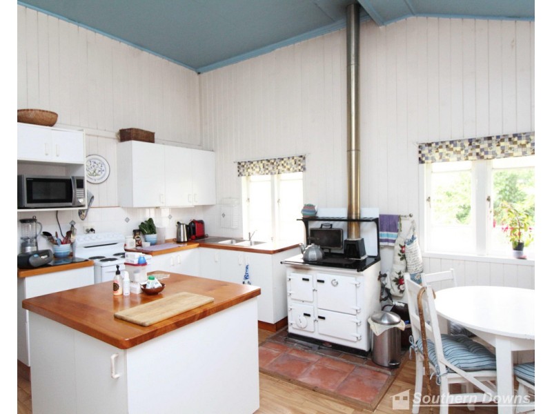 874 Top Swanfels Road, Swanfels QLD 4371