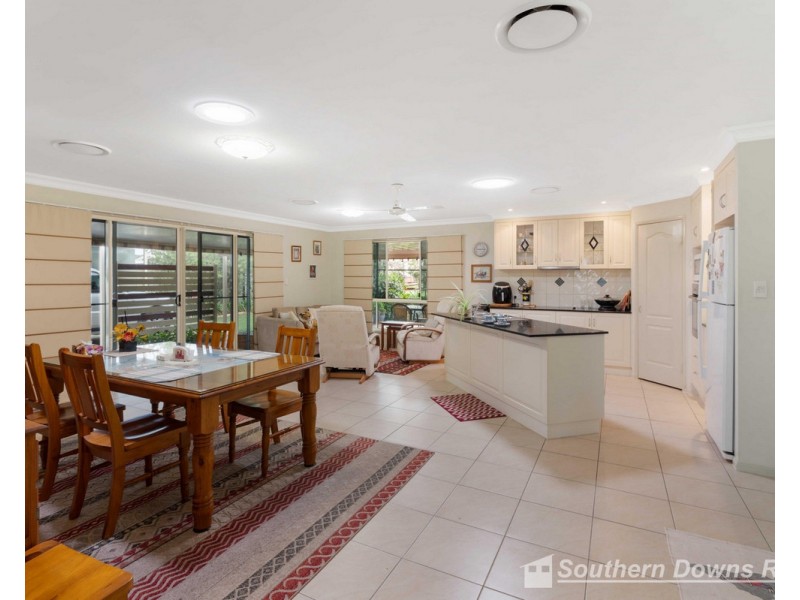 12 Hans Borgar Court, Warwick QLD 4370