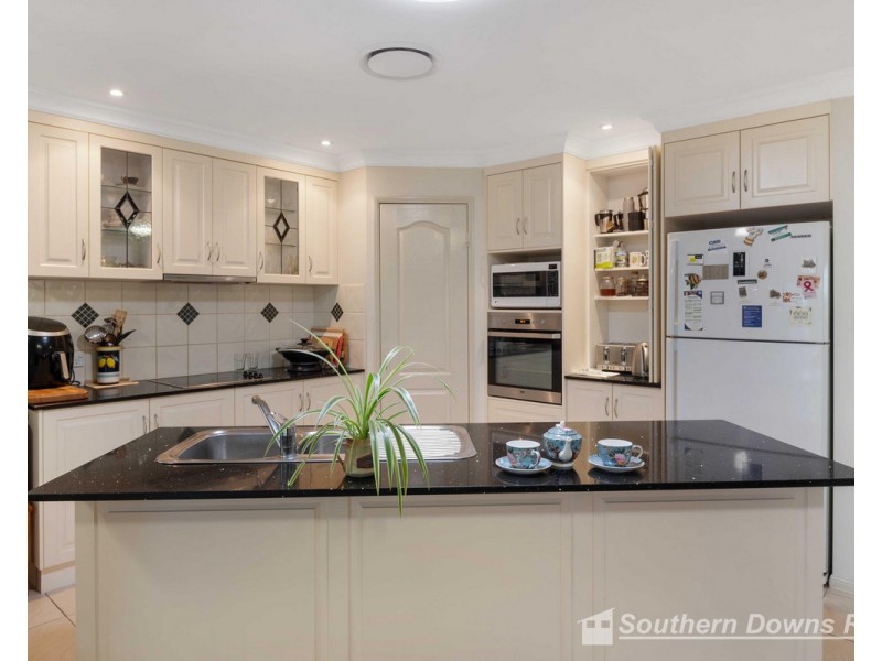 12 Hans Borgar Court, Warwick QLD 4370