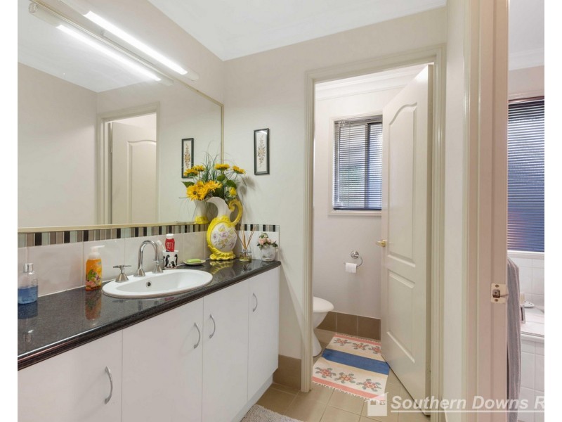 12 Hans Borgar Court, Warwick QLD 4370