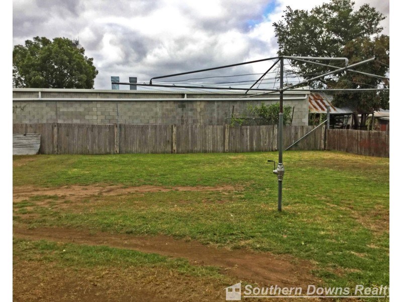 19 King Street, Warwick QLD 4370