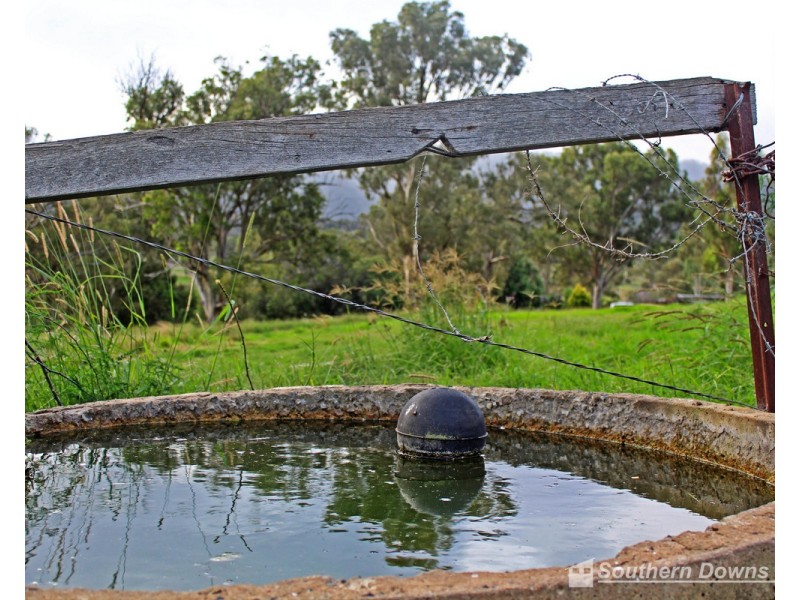 9 CNR Lipps Road & Top Swanfels Road, Swanfels QLD 4371