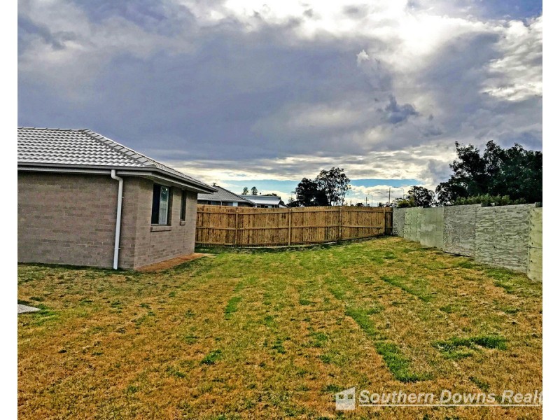 84 Maynes Street, Warwick QLD 4370