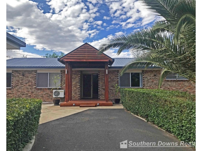 79 Baguley Street, Warwick QLD 4370
