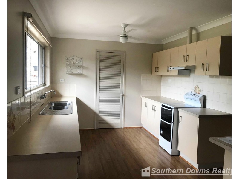 79 Baguley Street, Warwick QLD 4370