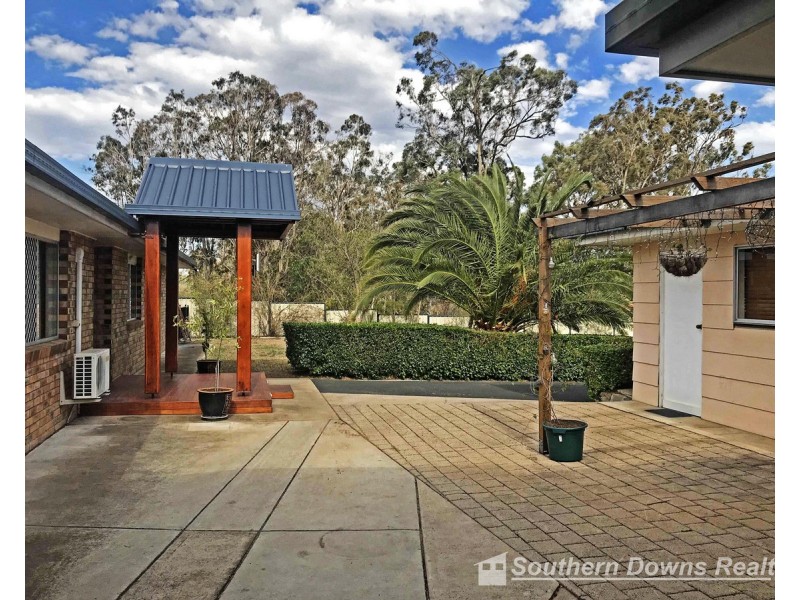 79 Baguley Street, Warwick QLD 4370
