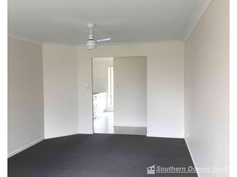 57 Maynes Street, Rosenthal Heights QLD 4370