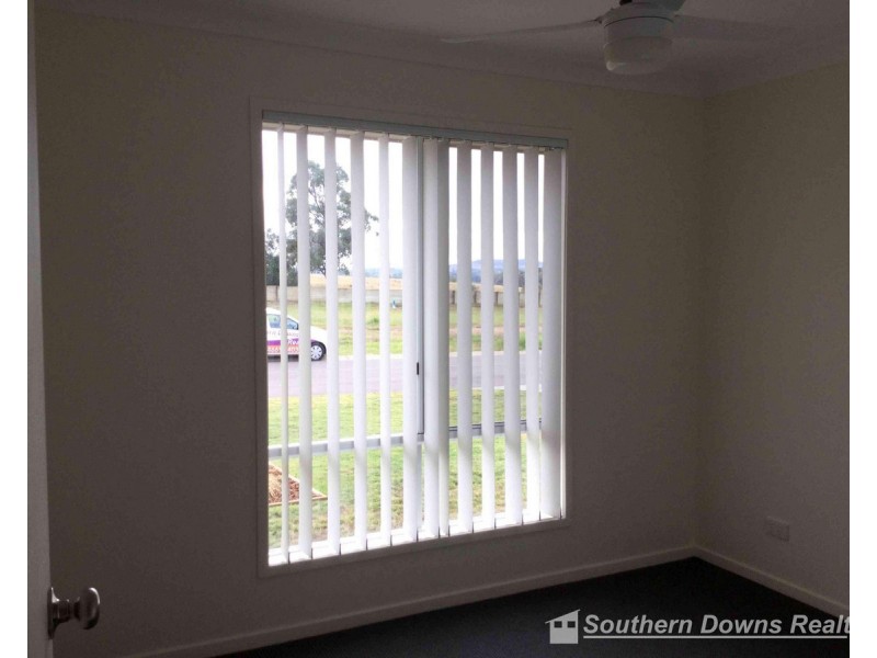 57 Maynes Street, Rosenthal Heights QLD 4370