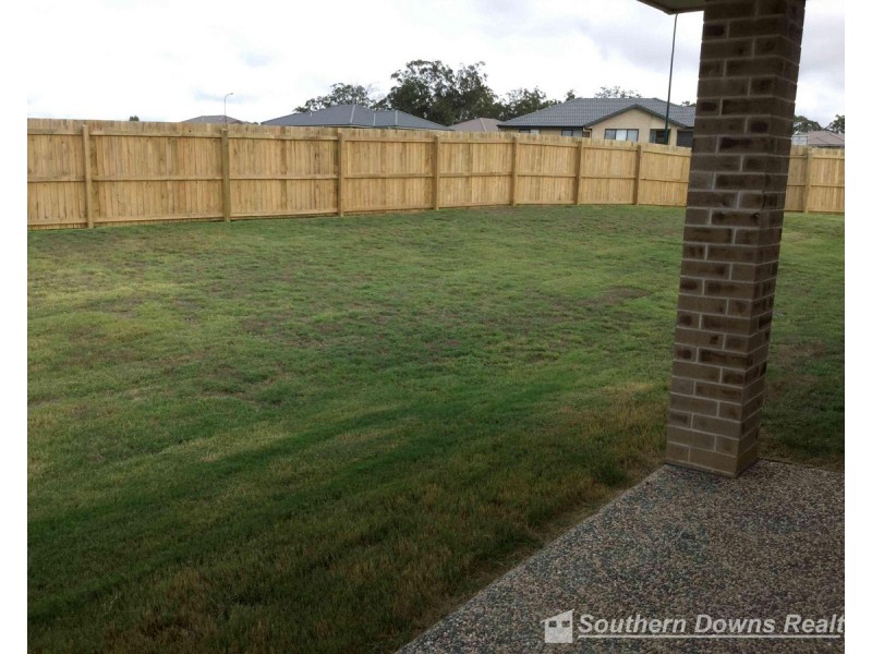 57 Maynes Street, Rosenthal Heights QLD 4370