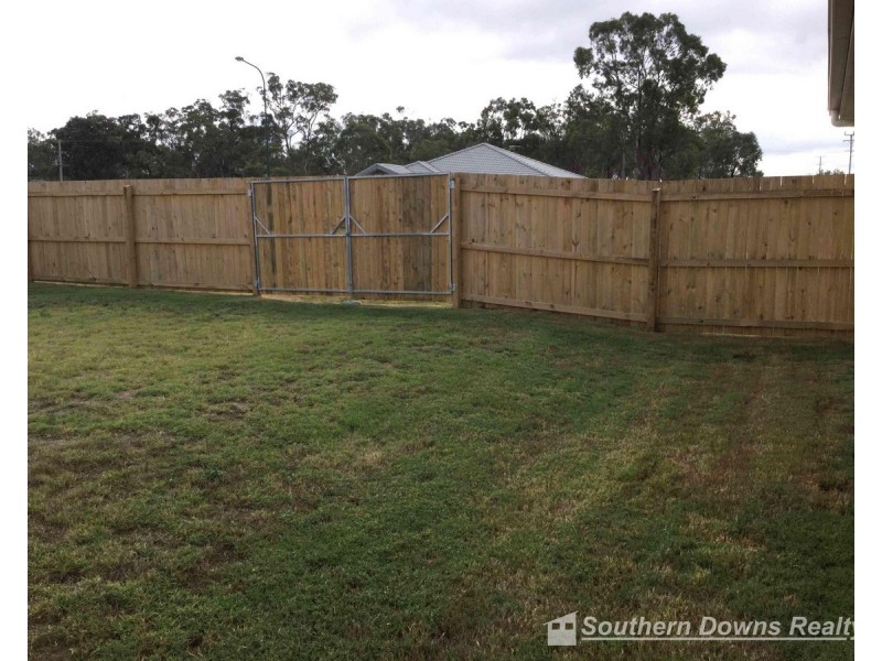 57 Maynes Street, Rosenthal Heights QLD 4370