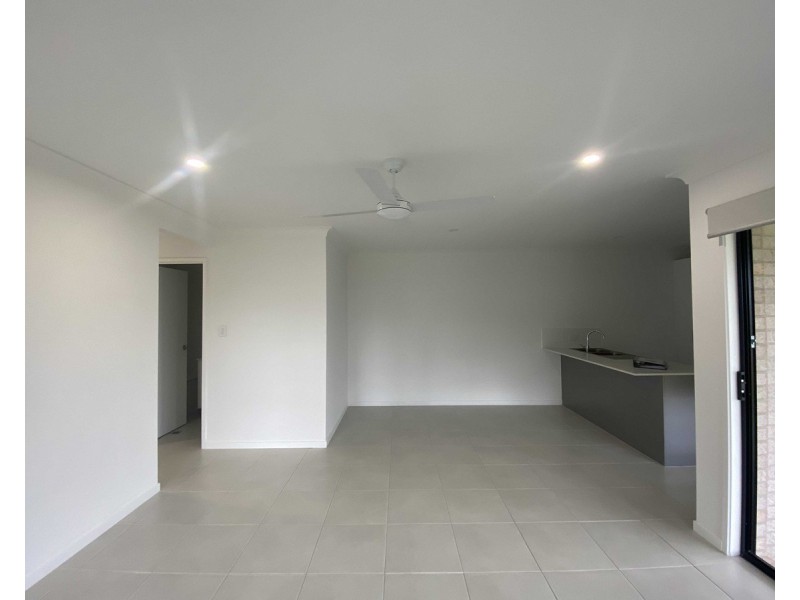 1/15 Compass Crt, Warwick QLD 4370