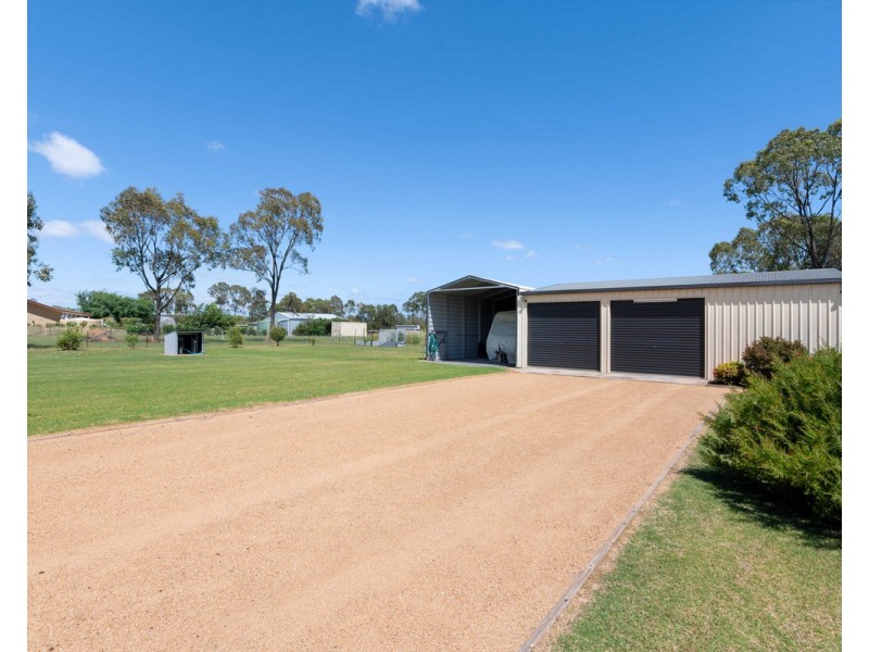 26 Allora Street, Hendon QLD 4362
